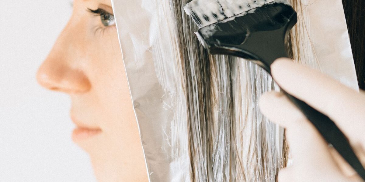 Какой цвет волос самый вредный: мнение трихологов и советы по окрашиванию