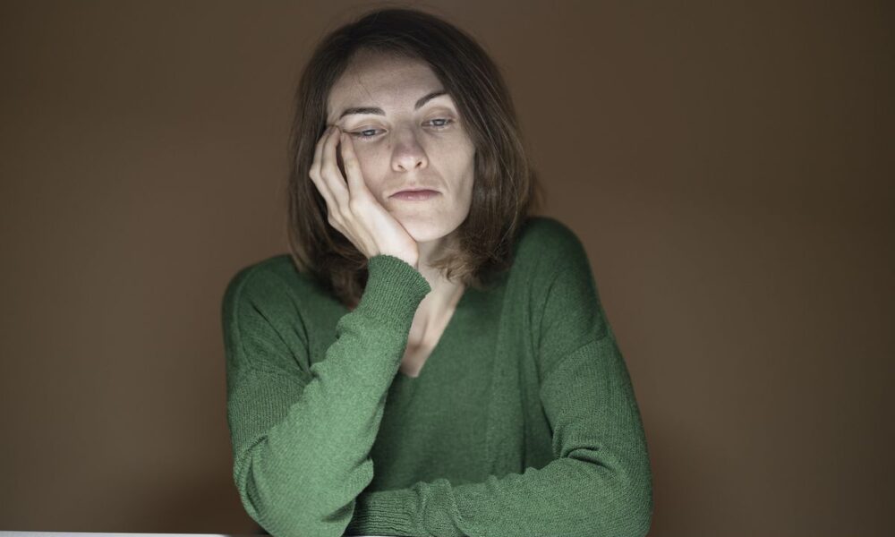 Как избавиться от хандры: советы психолога для женщин