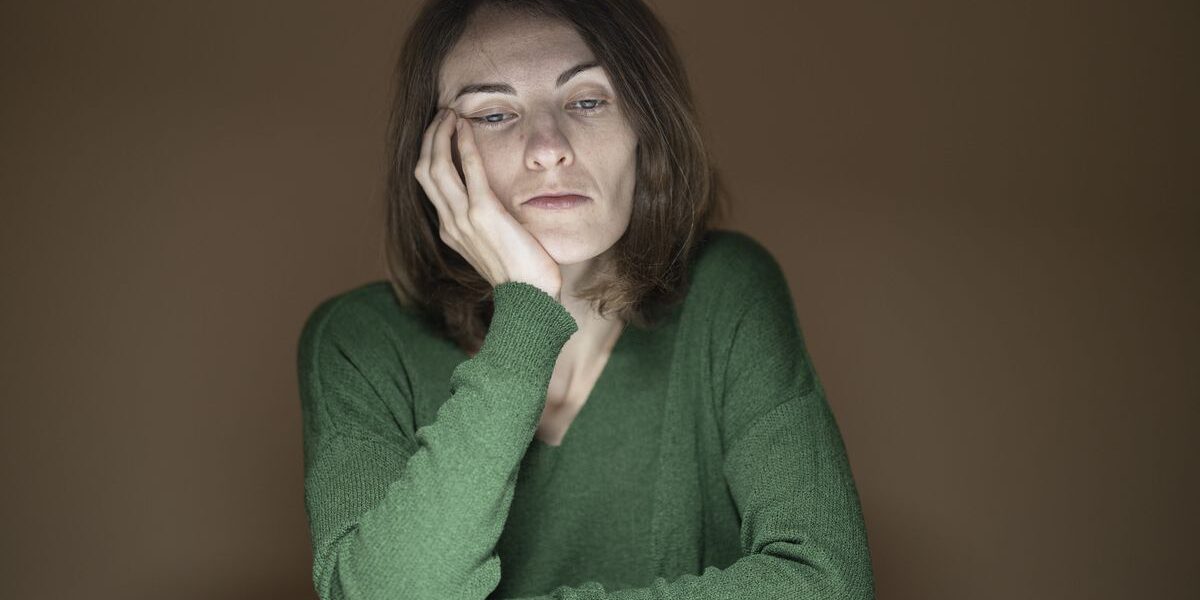 Как избавиться от хандры: советы психолога для женщин