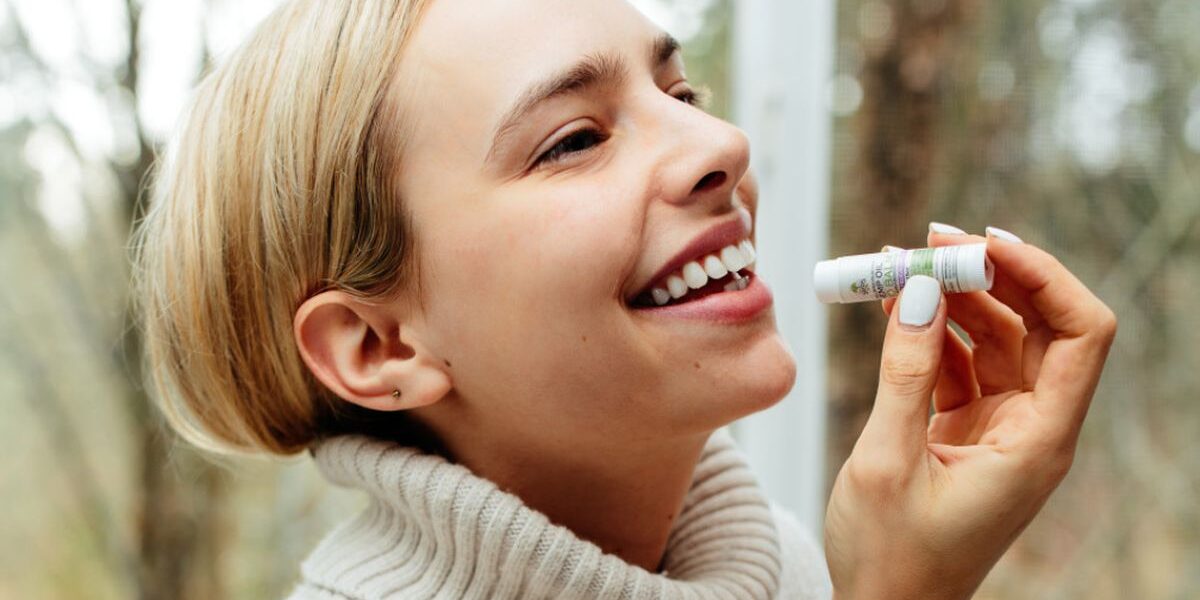 Вредные компоненты в бальзаме для губ: что избегать