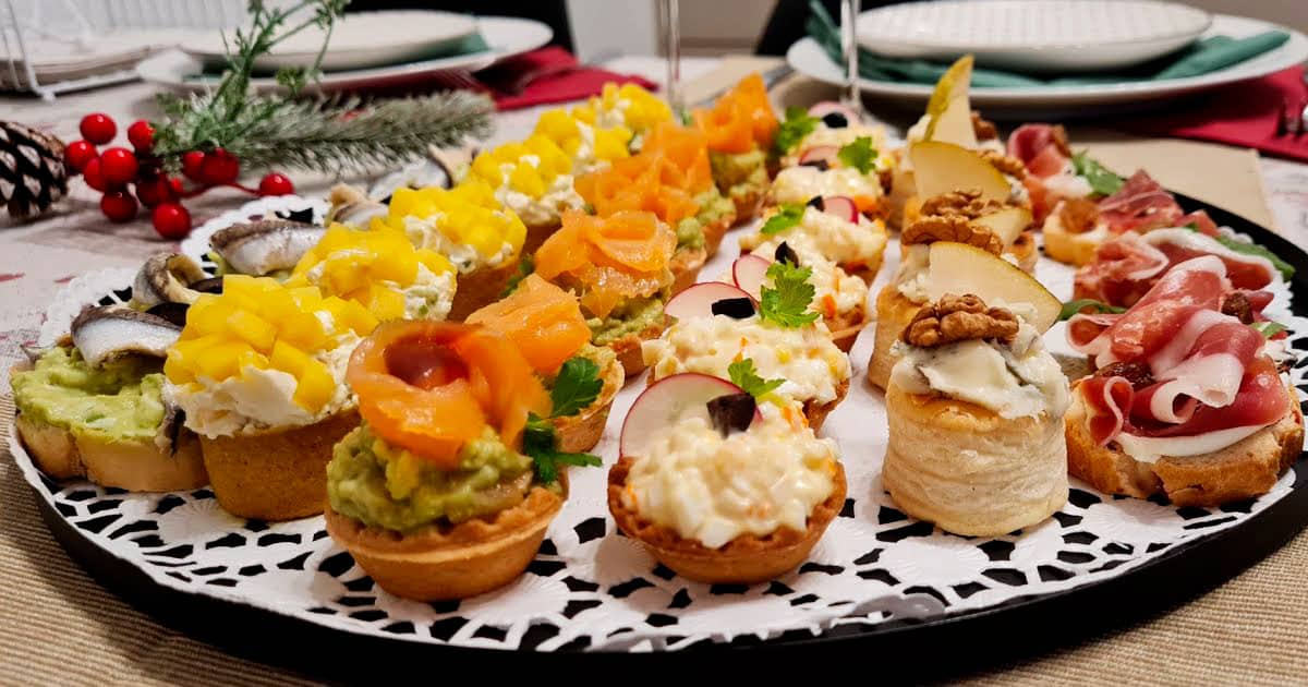 6 лучших закусок на Новый год: рецепты, без которых не обойтись на праздничном столе