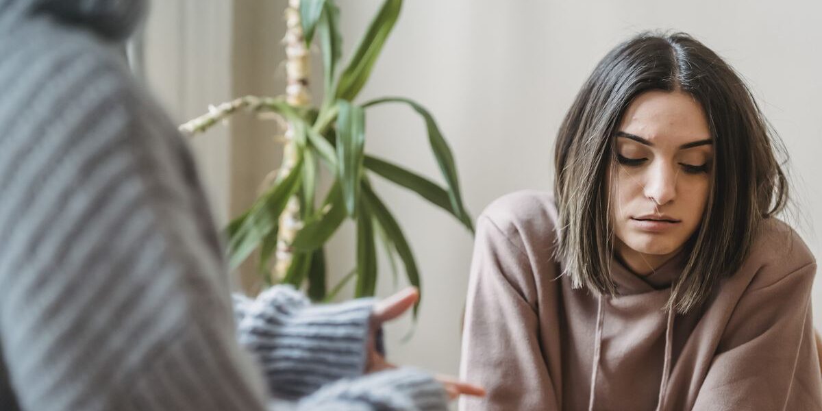 Почему в вашу жизнь попадают токсичные люди: основные причины и как это остановить