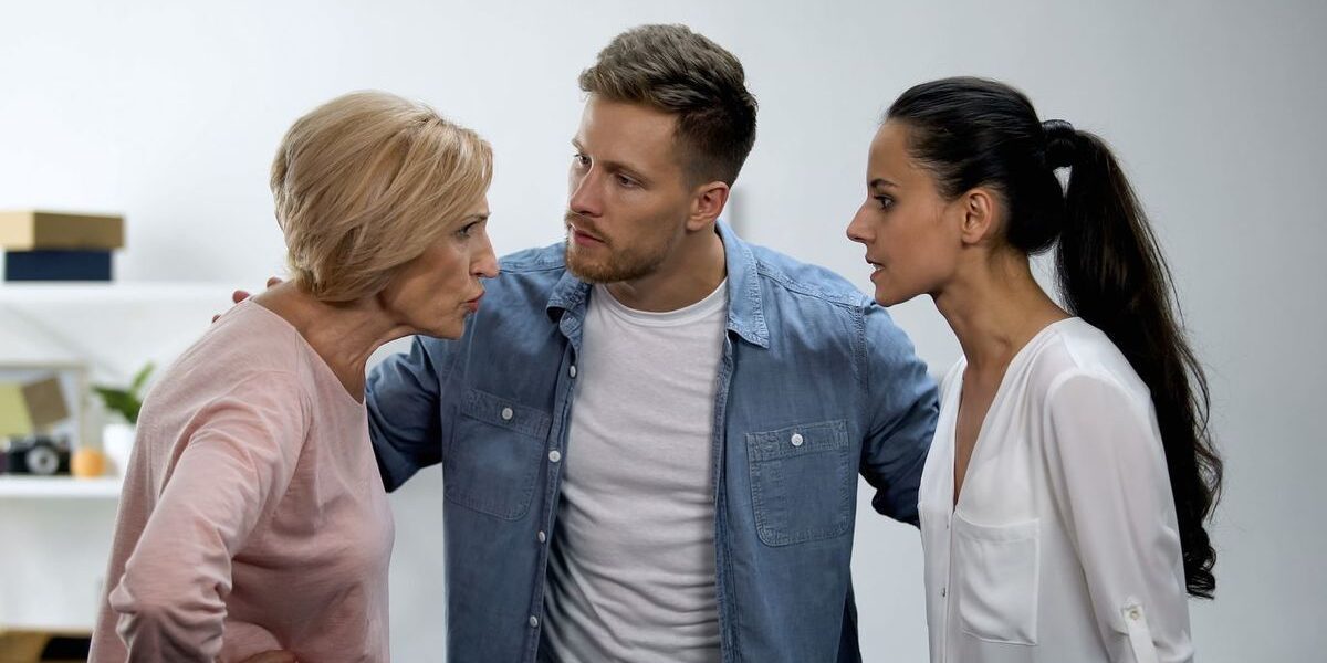 Как избавиться от негативного влияния свекрови на семью и ребенка: советы психологов