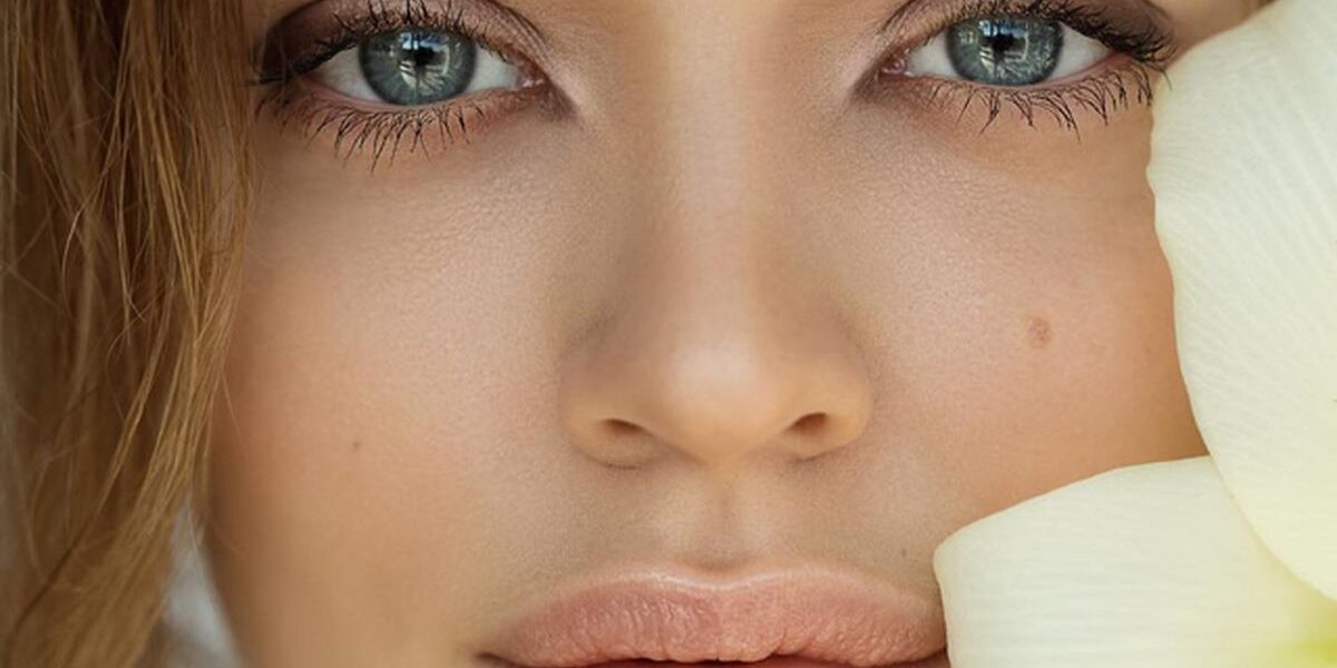 Прозрачный карандаш для губ: секрет идеального макияжа от визажистов