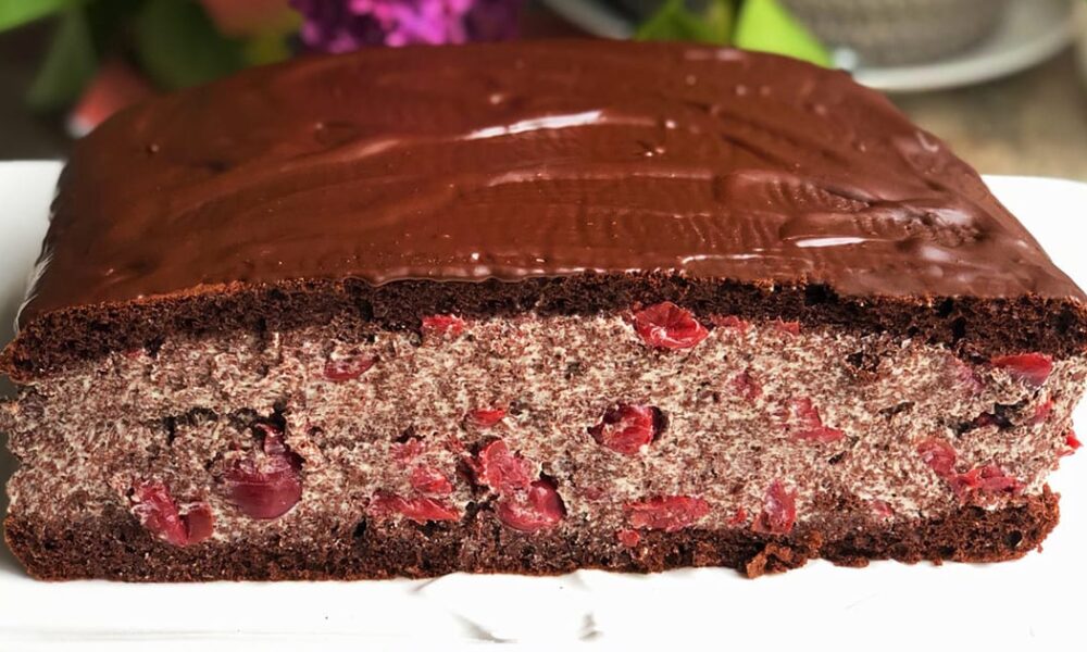 Торт-плюшка «Пьяная вишня» со сгущённым молоком — вкусный рецепт для сладкоежек