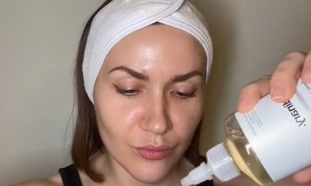 Как избавиться от запаха пота под мышками без дезодоранта — советы дерматолога для свежести и уверенности