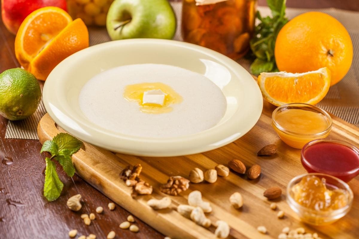 Как приготовить идеальную манную кашу без комочков — простые советы для каждой хозяйки