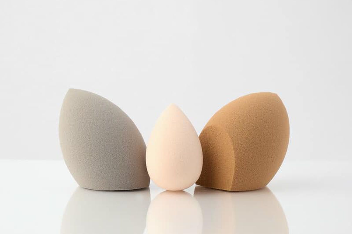 Спонж для макияжа: что это такое и как правильно им пользоваться – секреты идеального покрытия