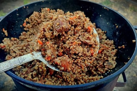 Вкусные и красивые салаты на Новый год: лучшие рецепты для праздничного стола