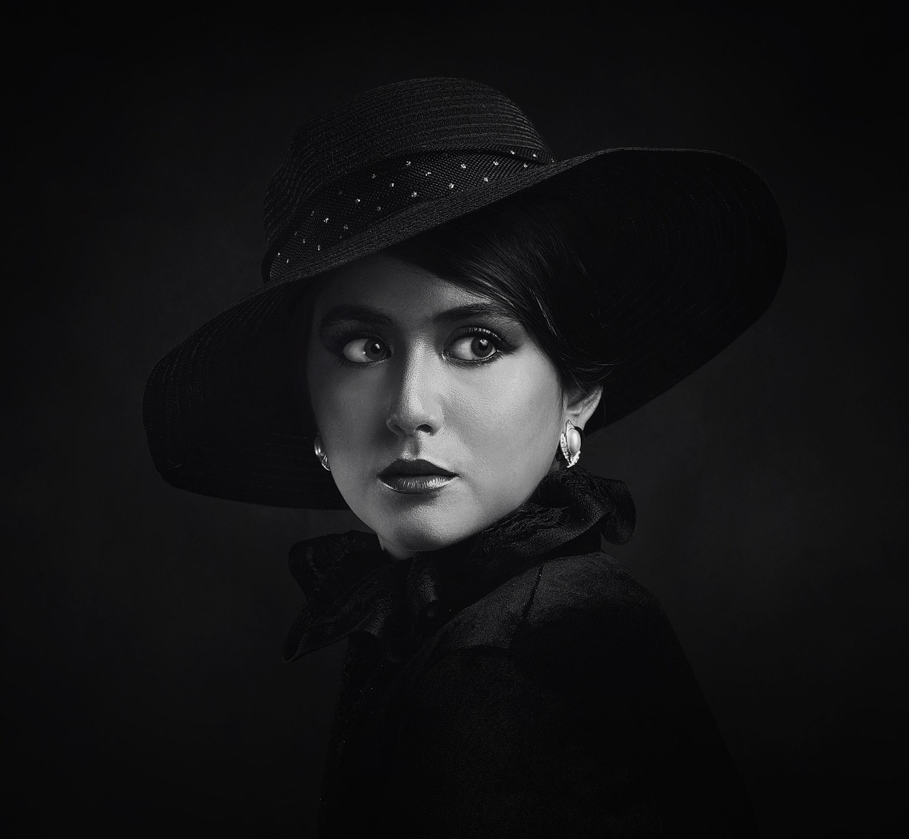 Image for: Тренды моды 2025: стильные луки, которые должны быть у каждой женщины. Tags: женщина, гламур, портрет, мода,...