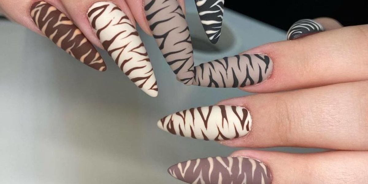 Зимний маникюр 2024: тренды и идеи для создания уютного образа