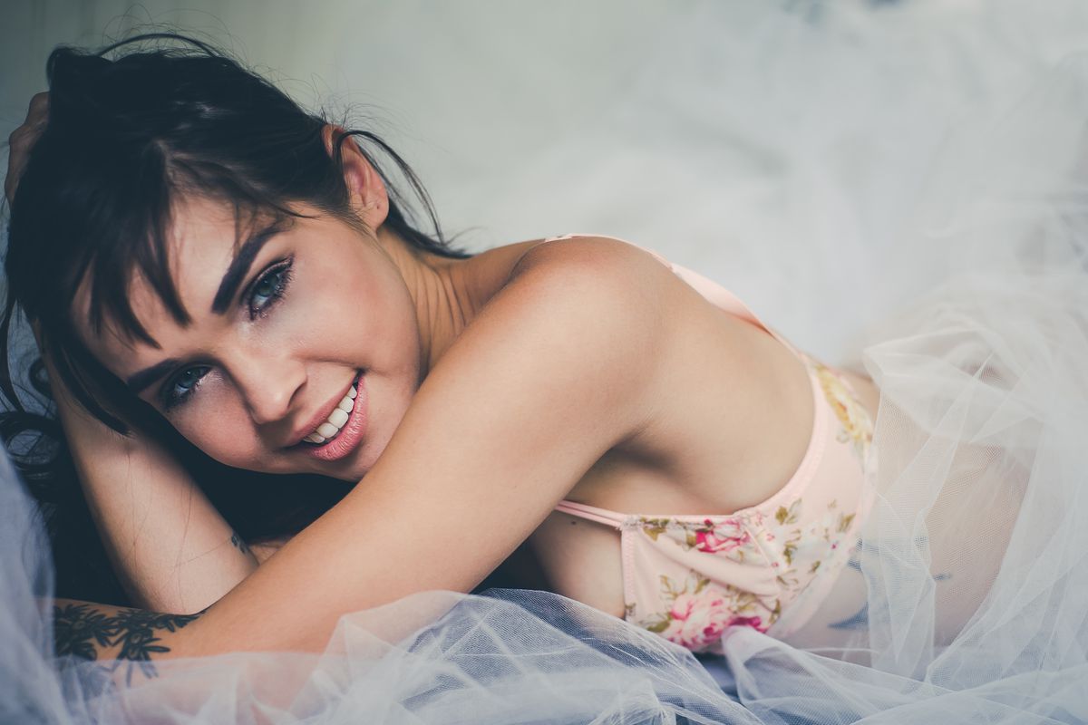 Бюстгальтер каждый день: за и против, секреты красоты звезд