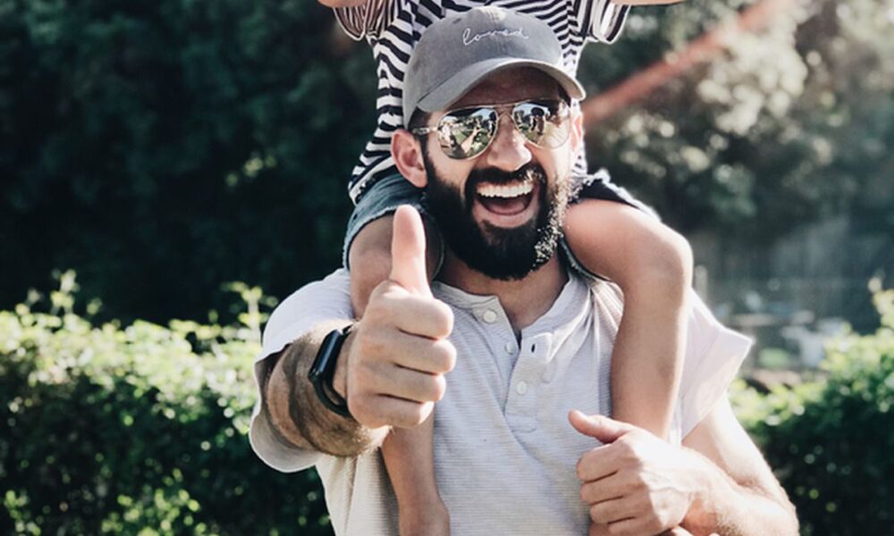 Язык тела: как мужчины показывают свою любовь без слов