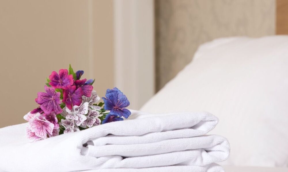 Как вернуть белизну постельному белью: безопасные и натуральные методы