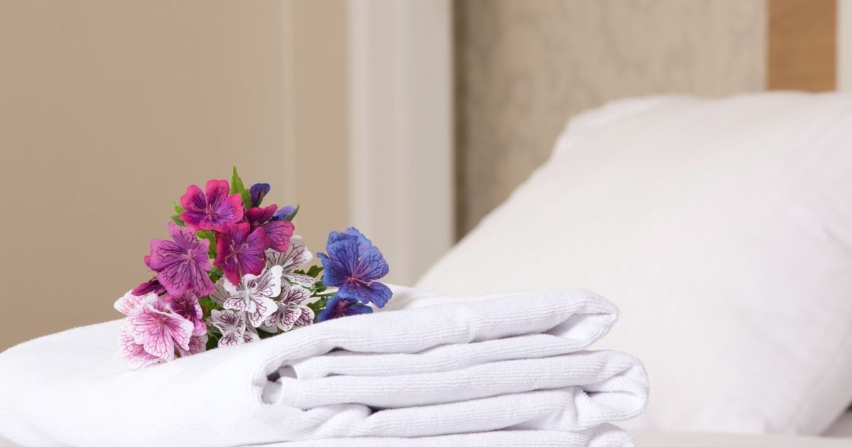 Как вернуть белизну постельному белью: безопасные и натуральные методы