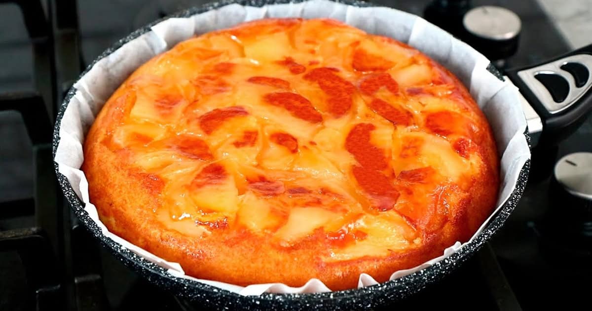 Яблочный пирог без духовки за 5 минут: простой рецепт для женщин