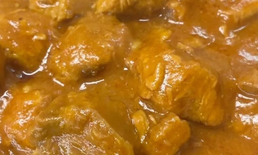 Нежный гуляш: простой рецепт сытного ужина для всей семьи