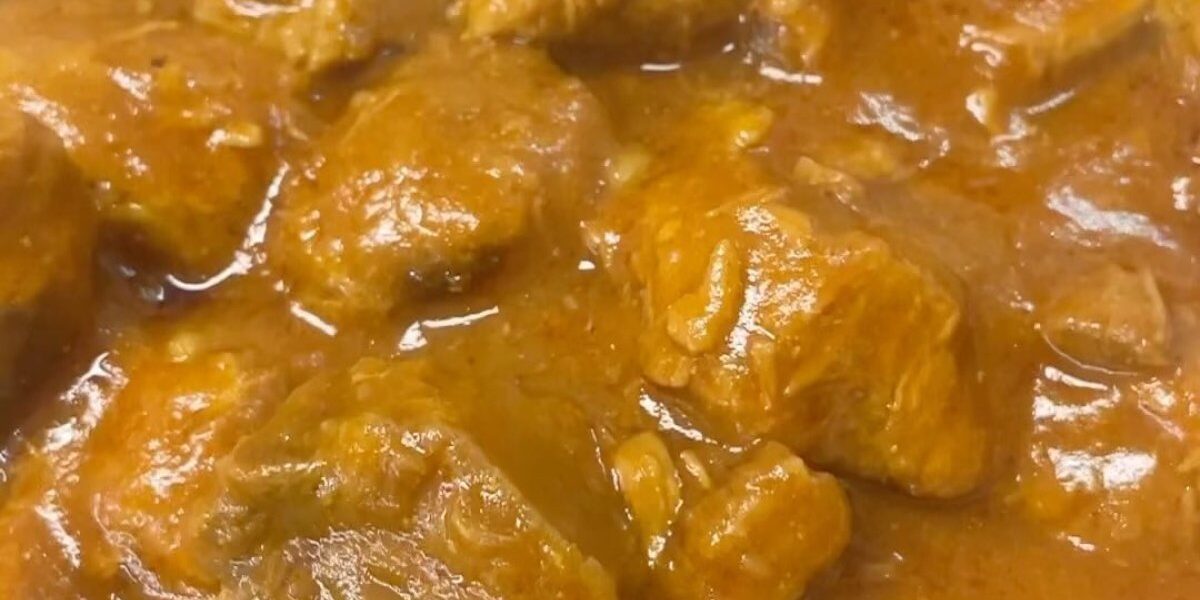 Нежный гуляш: простой рецепт сытного ужина для всей семьи