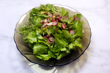 Легкий салат из редиса: оригинальный рецепт с арахисом для вашего стола