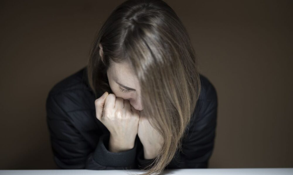 Почему мы ищем боль: психологические причины саморазрушительного поведения