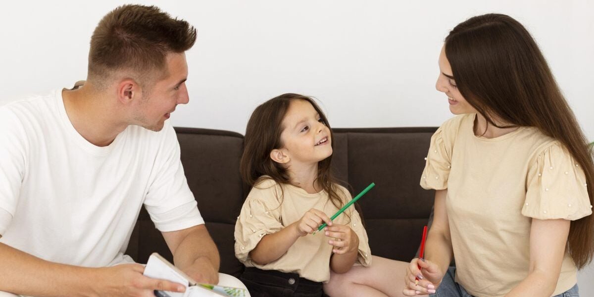 Что нельзя делать при ребенке: советы для каждой мамы