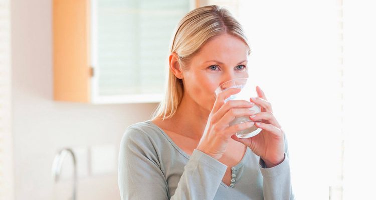 Пейте воду правильно: 3 секрета стройности для каждой женщины