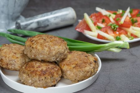 Ленивые котлеты из фарша с овощами: быстрое и вкусное блюдо на каждый день