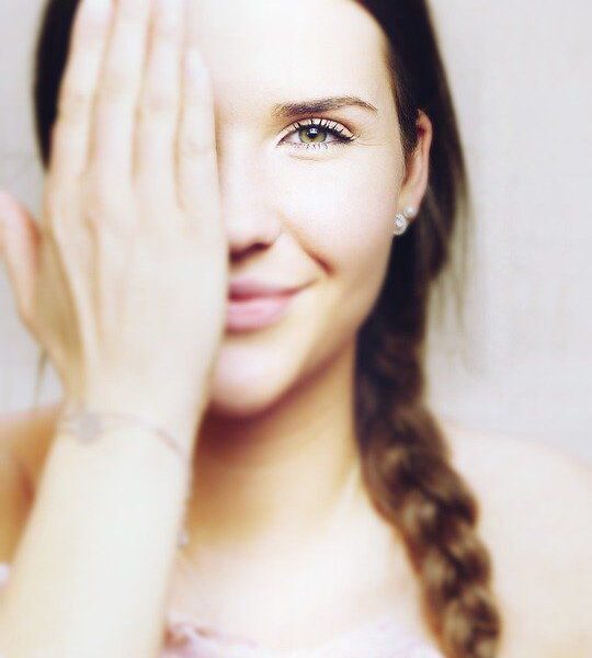 Главные ошибки в макияже: как избежать асимметрии лица и выглядеть идеально