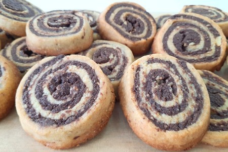 Шоколадное печенье с орехами: простой рецепт для идеального десерта