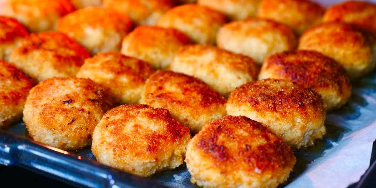 Секрет идеальных котлет в духовке: бабушкин рецепт для сочных и нежных блюд