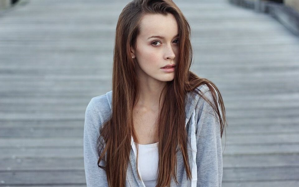 Секреты голливудских локонов: как добиться идеального блеска волос