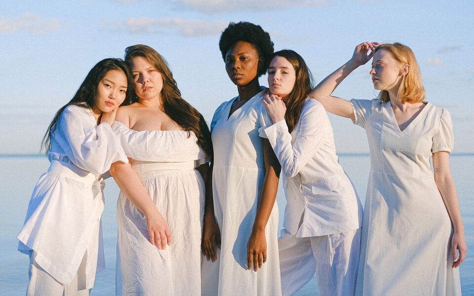 Секреты стилистов: как избежать ошибок при ношении белого и выглядеть безупречно