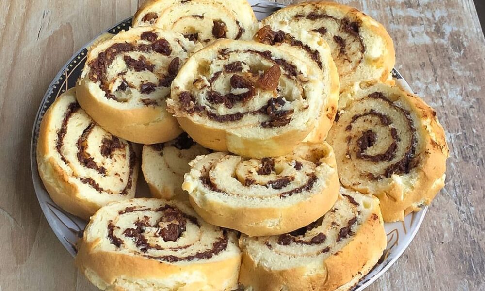 Быстрый десерт без выпечки: Ленивый рулетик за 15 минут