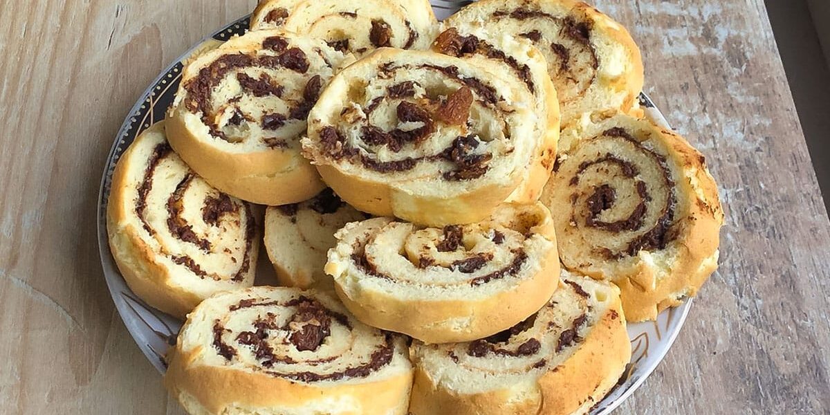 Быстрый десерт без выпечки: Ленивый рулетик за 15 минут