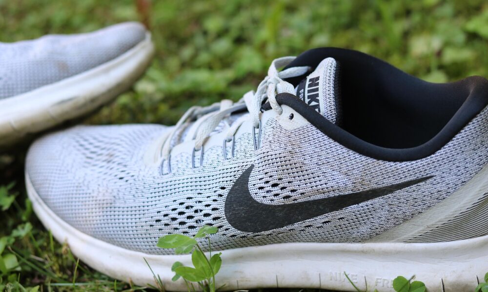 Image for: Твой Стиль: Секреты Модниц и Тренды Сезона. Tags: nike, обувь, виды спорта, футбол, зеленый, мода, тренд, сти...