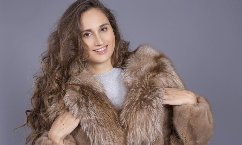 Image for: Стиль без возраста: как всегда выглядеть безупречно. Tags: шуба, мех, взгляд, роскошь, богатство, очарование,...