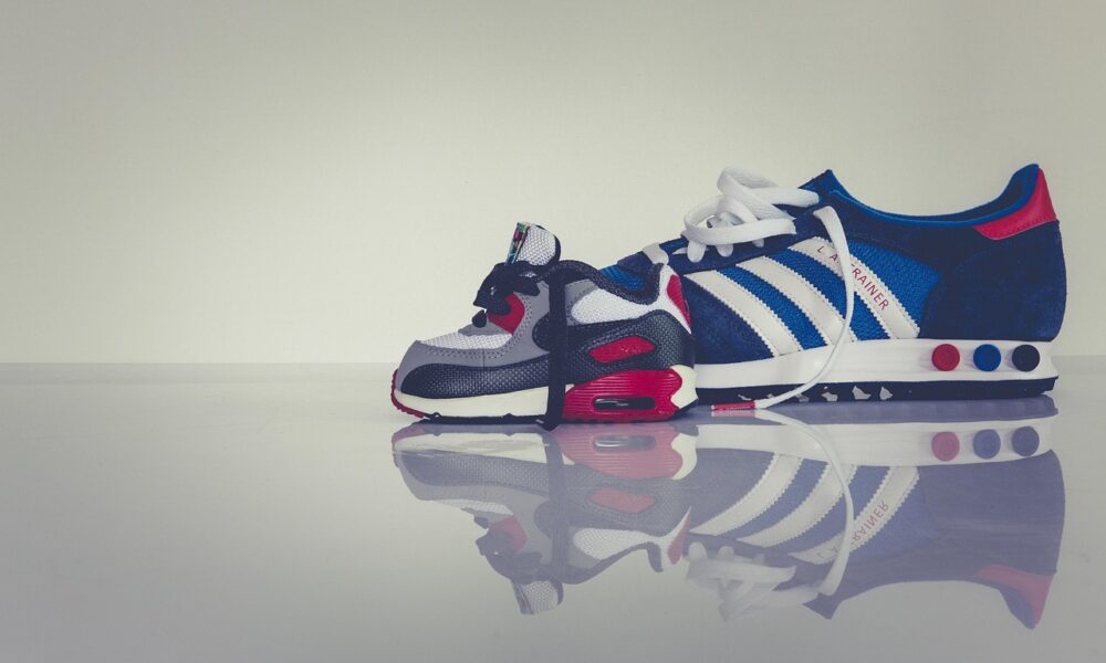 Image for: Модные тенденции: создай свой неповторимый образ. Tags: спортивная обувь, обувь, кроссовки, домашняя обувь, а...