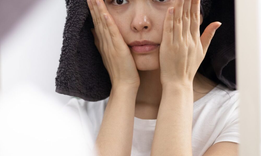 Как уменьшить использование декоративной косметики: простые шаги к естественной красоте