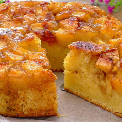 Карамельные яблоки в пироге: рецепт идеального яблочного десерта из простых ингредиентов