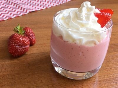 Клубничный молочный коктейль: простой рецепт из 3 ингредиентов для идеального десерта