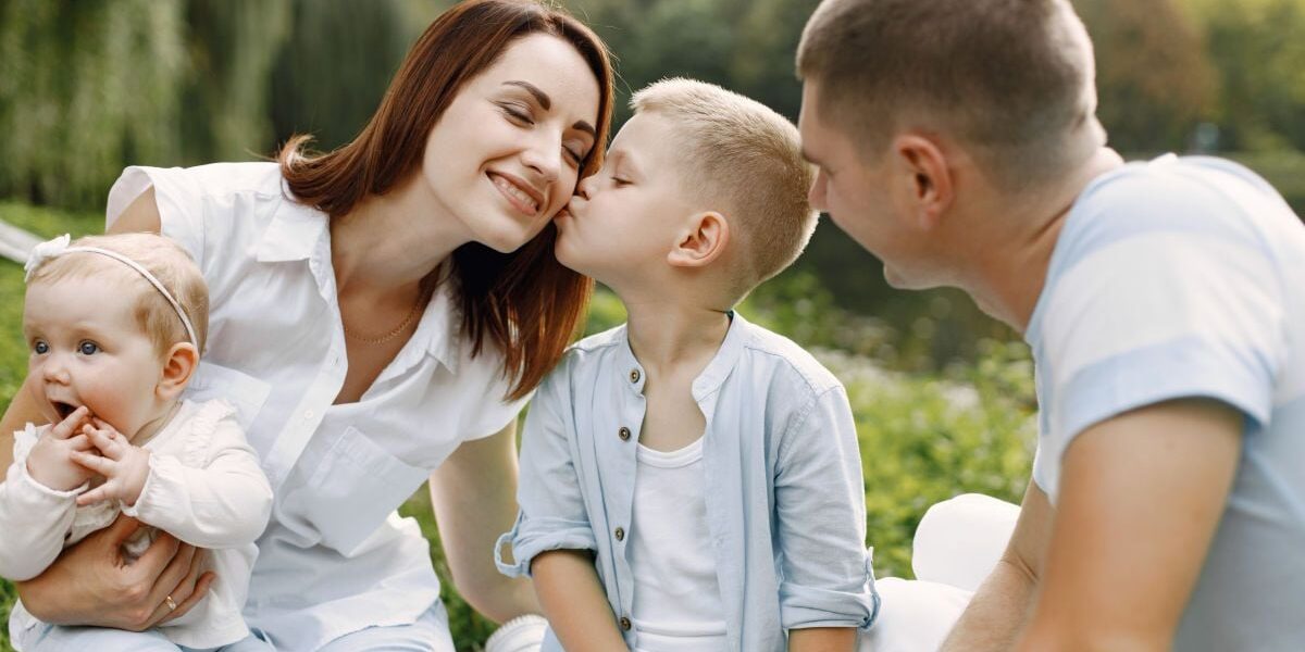 Астрология для родителей: когда рождаются самые заботливые мамы и папы