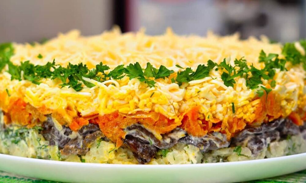 Семейный салат без мяса: вкусный рецепт, который полюбят ваши близкие
