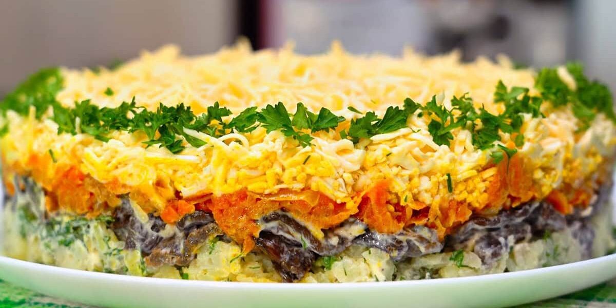 Семейный салат без мяса: вкусный рецепт, который полюбят ваши близкие