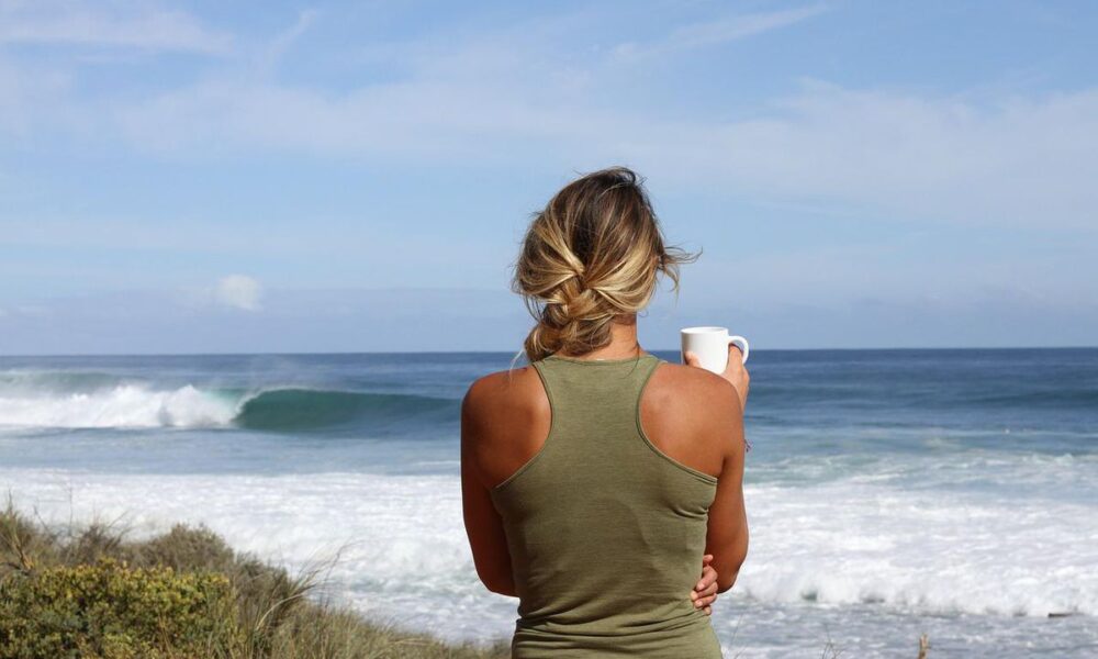 Неблагополучные отношения или одиночество: что выбрать женщине?