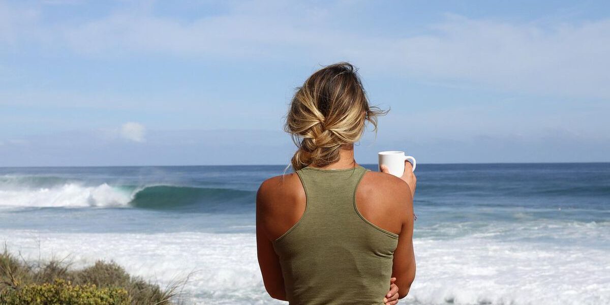 Неблагополучные отношения или одиночество: что выбрать женщине?