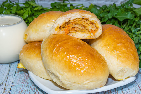 Лучшие пирожки с капустой: простой рецепт для всей семьи