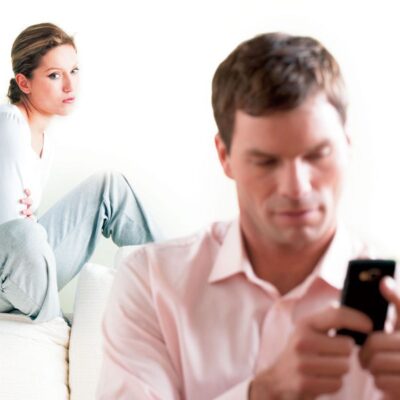 Как распознать измену: тревожные сигналы в отношениях