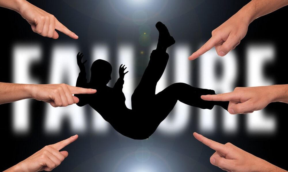 Почему неудачи преследуют нас: 5 психологических причин и как их преодолеть