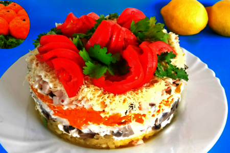 Праздничный салат с грибами и копченой курицей: новогодний рецепт для женщин