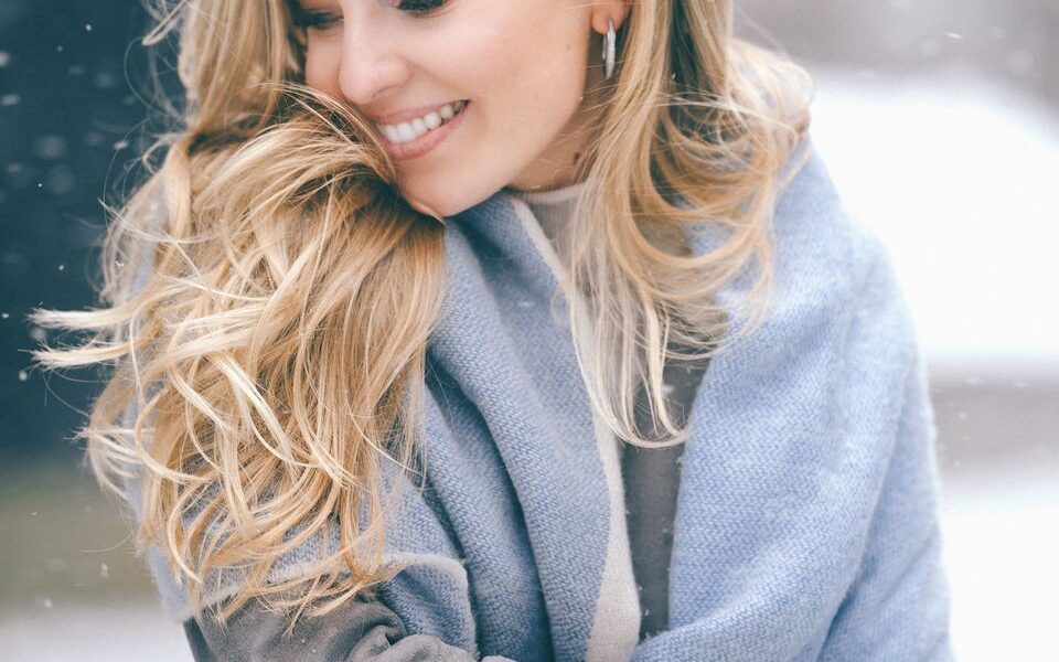 Секреты стойкого зимнего парфюма: как сохранить любимый аромат надолго